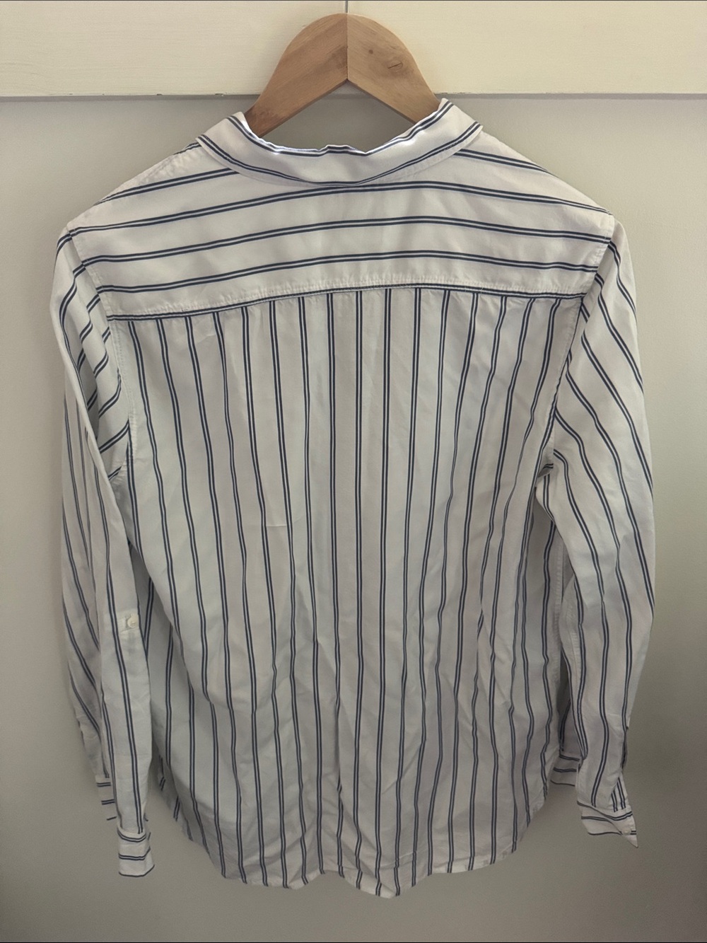 Aritzia Babaton Striped Utility Shirt White Navy Blue 100% Lyocell Button Up M - Picture 5 of 8